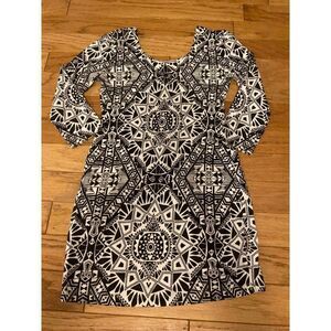 Billabong women's black/white patterned scoop neck bodycon 3/4 sleeve dress sz M